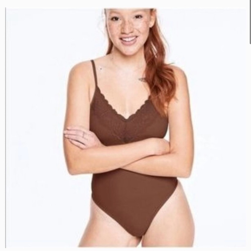 VS pink bodysuit